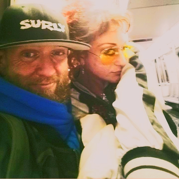 Meet your Posher, Kat - Picture 3 of 4